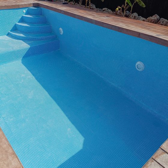 Reforma de piscina de obra y depuradora con electrolisis salina en Campolivar, Godella, Valencia por Mediterranean Pool