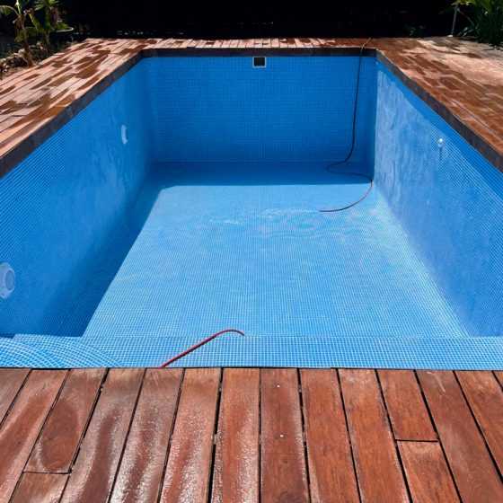 Reforma de piscina de obra y depuradora con electrolisis salina en Campolivar, Godella, Valencia por Mediterranean Pool