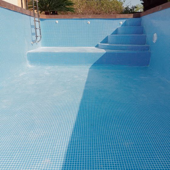 Reforma de piscina de obra y depuradora con electrolisis salina en Campolivar, Godella, Valencia por Mediterranean Pool