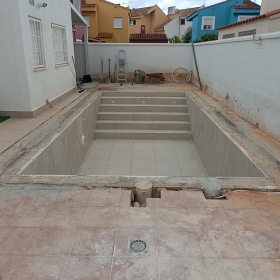 Construcción de piscina en Loriguilla, Valencia por Mediterranean Pool