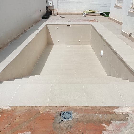 Construcción de piscina en Loriguilla, Valencia por Mediterranean Pool
