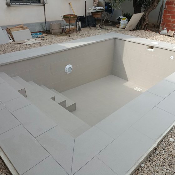 Piscina gunitada en Torrent Valencia por Mediterranean Pool