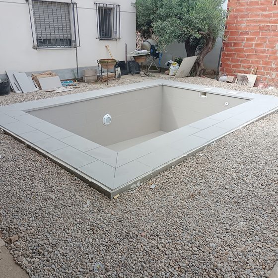 Piscina gunitada en Torrent Valencia por Mediterranean Pool