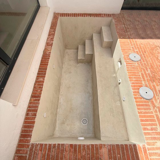 Piscina de obra en bajo de Ruzafa por Mediterranean Pool