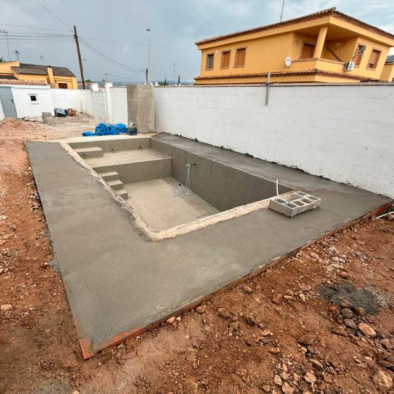 Piscina gunitada o piscina de obra en Liria en Urb. Montejarque Valencia por Mediterranean Pool