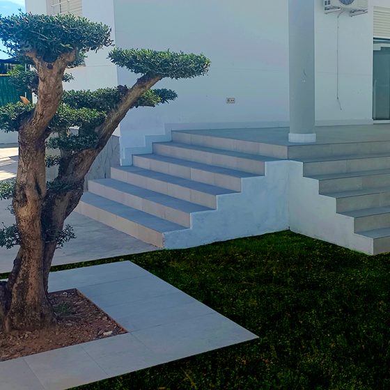 Piscina gunitada o piscina de obra en Liria en Urb. Montejarque Valencia por Mediterranean Pool