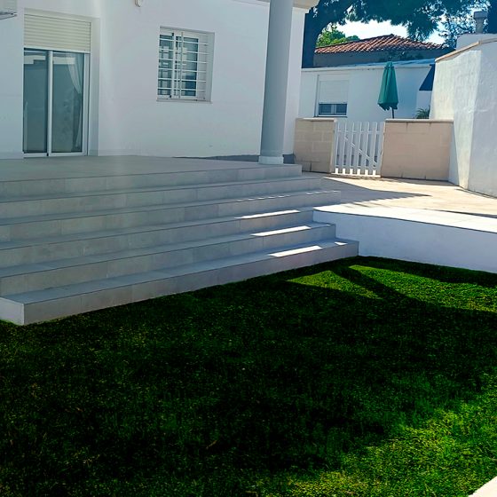 Piscina gunitada o piscina de obra en Liria en Urb. Montejarque Valencia por Mediterranean Pool