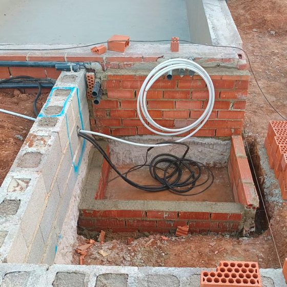 Cuarto de máquinas de Piscina gunitada o piscina de obra en Albalat dels Tarongers Valencia por Mediterranean Pool