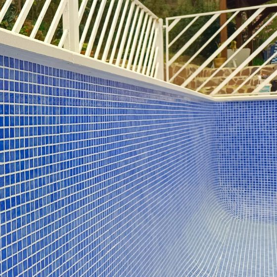 Reforma de Piscina gunitada o piscina de obra en Serra Valencia por Mediterranean Pool
