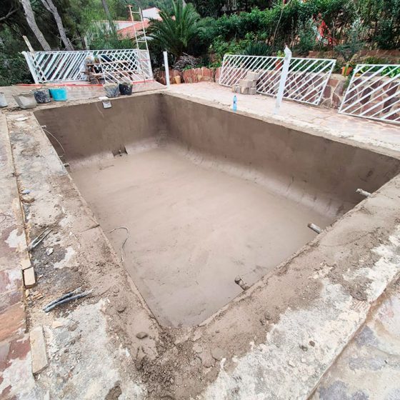 Reforma de Piscina gunitada o piscina de obra en Serra Valencia por Mediterranean Pool