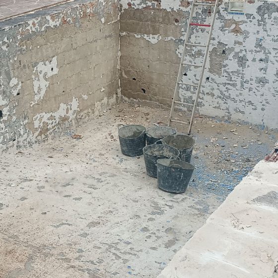 Reforma de Piscina gunitada o piscina de obra en Serra Valencia por Mediterranean Pool
