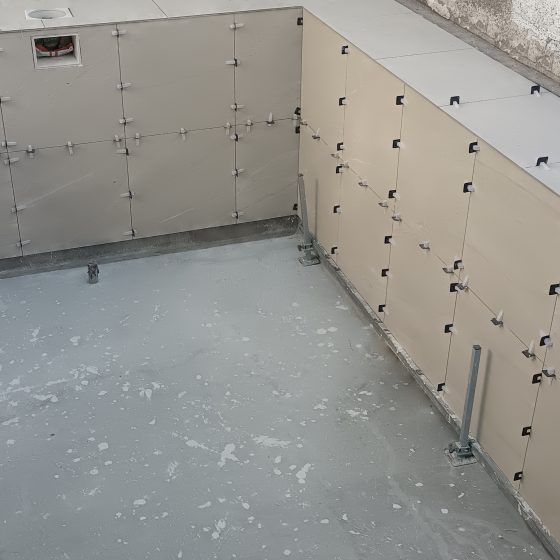 Construcción de Piscina gunitada, Terraza, Ducha Exterior, Cuarto de máquinas en Turis Valencia por Mediterranean Pool
