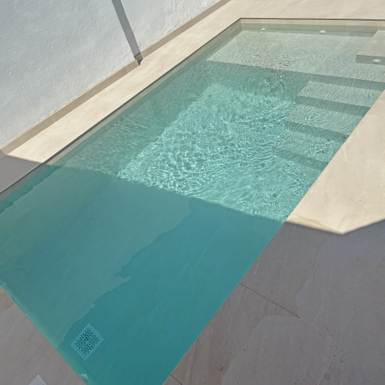 Construcción de Piscina gunitada, Terraza, Ducha Exterior, Cuarto de máquinas en Turis Valencia por Mediterranean Pool