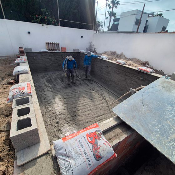 Construcción de Piscina gunitada o piscina de obra y Terraza en Playa Almarda, Sagunto, Valencia por Mediterranean Pool