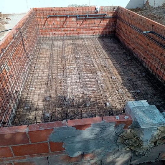 Construcción de Piscina gunitada o piscina de obra y Terraza en Playa Almarda, Sagunto, Valencia por Mediterranean Pool