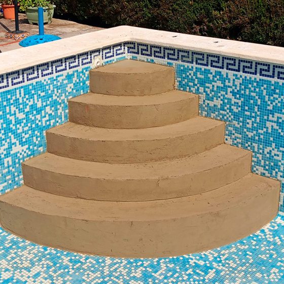 Construcción de escaleras de obras para Piscina Náquera, Valencia por Mediterranean Pool